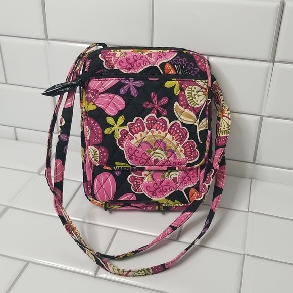 KjPosh's tweet photo. So good I had to share! Check out all the items I'm loving on @Poshmarkapp from @PammiKCreations #poshmark #fashion #style #shopmycloset #noblecaptures #levis #verabradley: https://t.co/o2zTPCSkqn https://t.co/T9ipNUk4ui