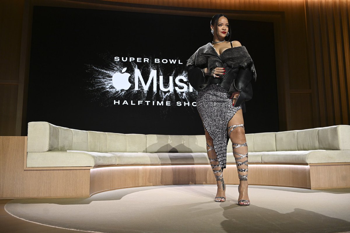 AZCardinals's tweet photo. she’s here and she’s perfect 🤩 https://t.co/OTZW6pdKs8