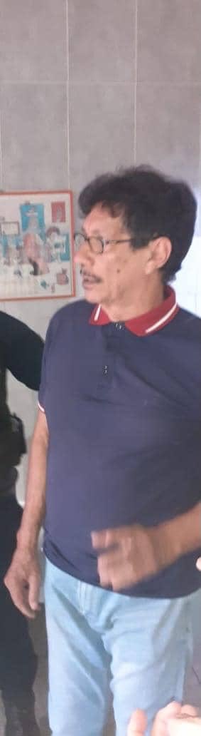 DMuscarneri's tweet photo. #AHORA Detenido FALSO ODONTÓLOGO en Puerto Cabello, descubierto por directivos del Colegio de Odontólogos de Carabobo, quienes asistieron luego de recibir varias denuncias por mala praxis. El sujeto no presentó titulo ni documento alguno que lo acredite como profesional #9feb https://t.co/RVjRyt179U