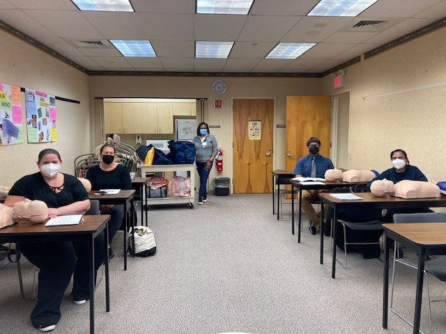 MS_SouthNassau's tweet image. Mount Sinai South Nassau held a #BasicLifeSupport (#BLS) class for the teachers of The De La Salle School in Freeport. By taking a BLS course, you gain the peace of mind that you are prepared to handle an emergency. For more info, please call 516-377-5333. #CPR #AED