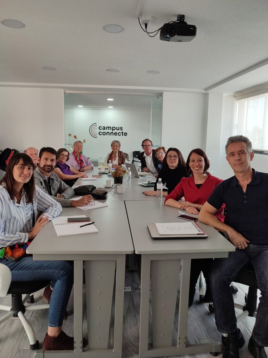 AF_Mexique's tweet photo. [ENCUENTRO] Por iniciativa de la Presidenta de la Federación de las Alianzas Francesas en México, Mme Lorena Philip, se reúnen Alianzas Francesas regionales. ¡Trabajando en equipo! 🇫🇷🇲🇽 #FAFM #AFMexique #redAF https://t.co/iIThrpY6tA