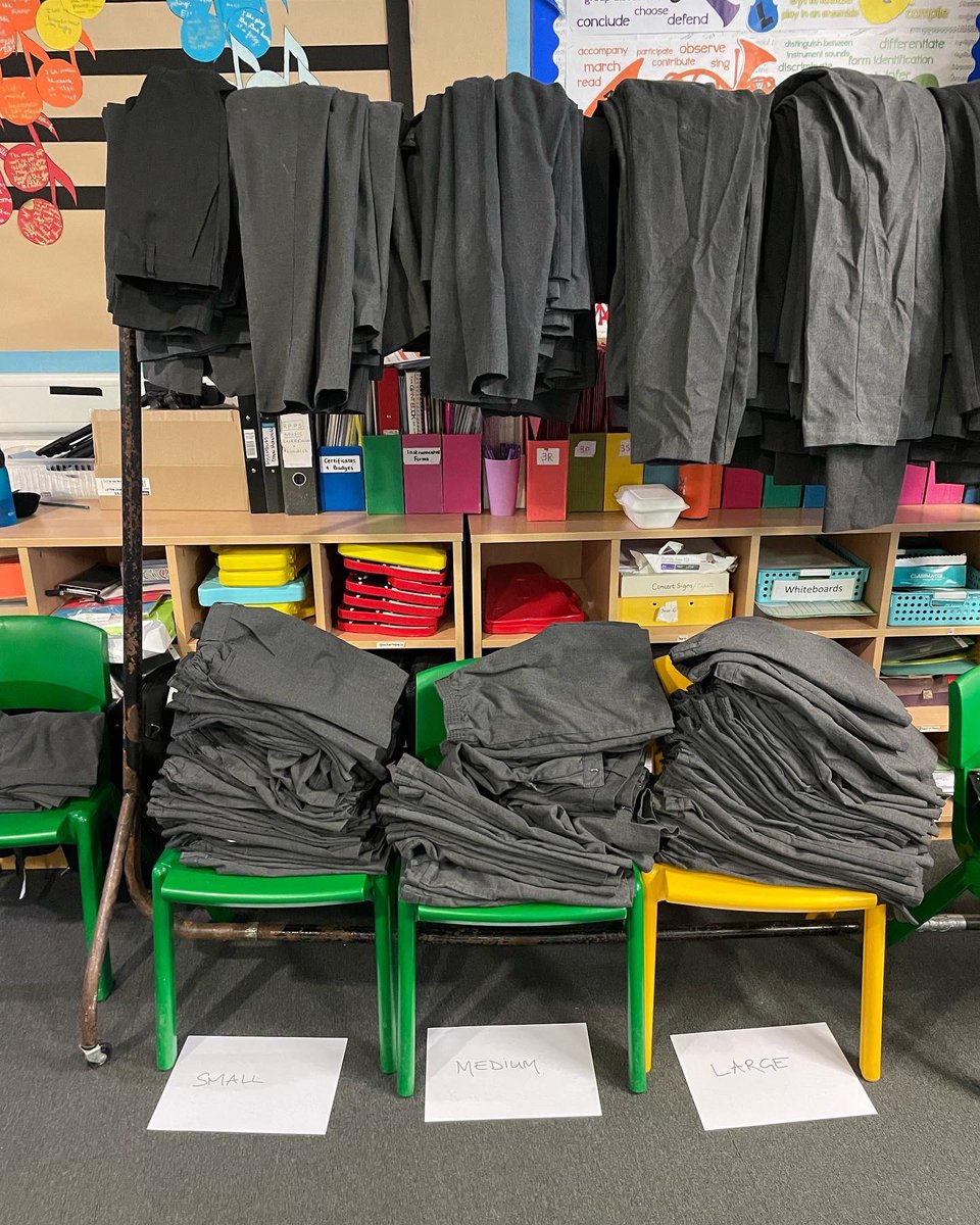 Thank you to our Friends of @RPPSlondon for hosting today’s second hand uniform sale after school in the @RPPS_Music room! 💙

Perfect timing for @EcoSchools #CutYourCarbon week 🌍🌿♻️✊💚

#reducereuserecycle #ecoschool