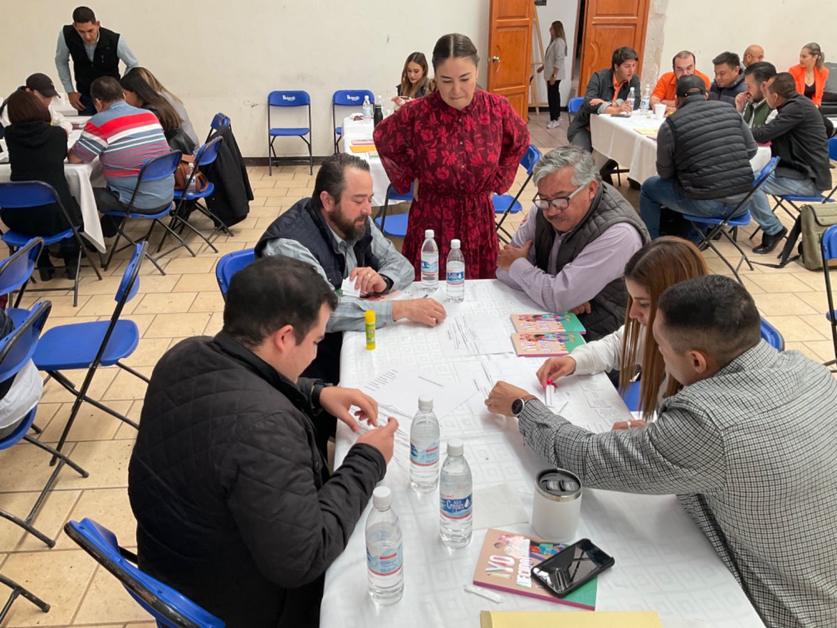 iplanegente's tweet photo. #IplaneGTO tiene el compromiso de impulsar el desarrollo municipal, a través del #Programa de #Capacitación a #Municipios
Como 2da fase,  capacitamos a 14 municipios en la definición de directrices estratégicas y ordenamiento territorial
Agradecemos a nuestro anfitrión @M_Penjamo https://t.co/Dm96abYMS5