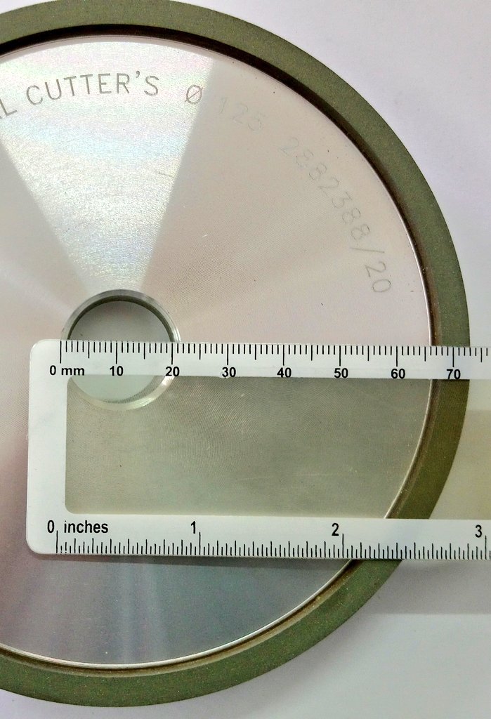 Logexleo's tweet photo. Disco de aluminio con polvo de diamante para afilar fresas de tungsteno.

Ø Exterior 125 y 150 mm.
Ø Interior 20 y con buje 10 mm.

Solicita una cotización vía mensaje directo o al correo electrónico logexleo@logexleo.com.mx.

#Fresas #FresasDeTungsteno #DiscoAfilar https://t.co/snke4YBpYH