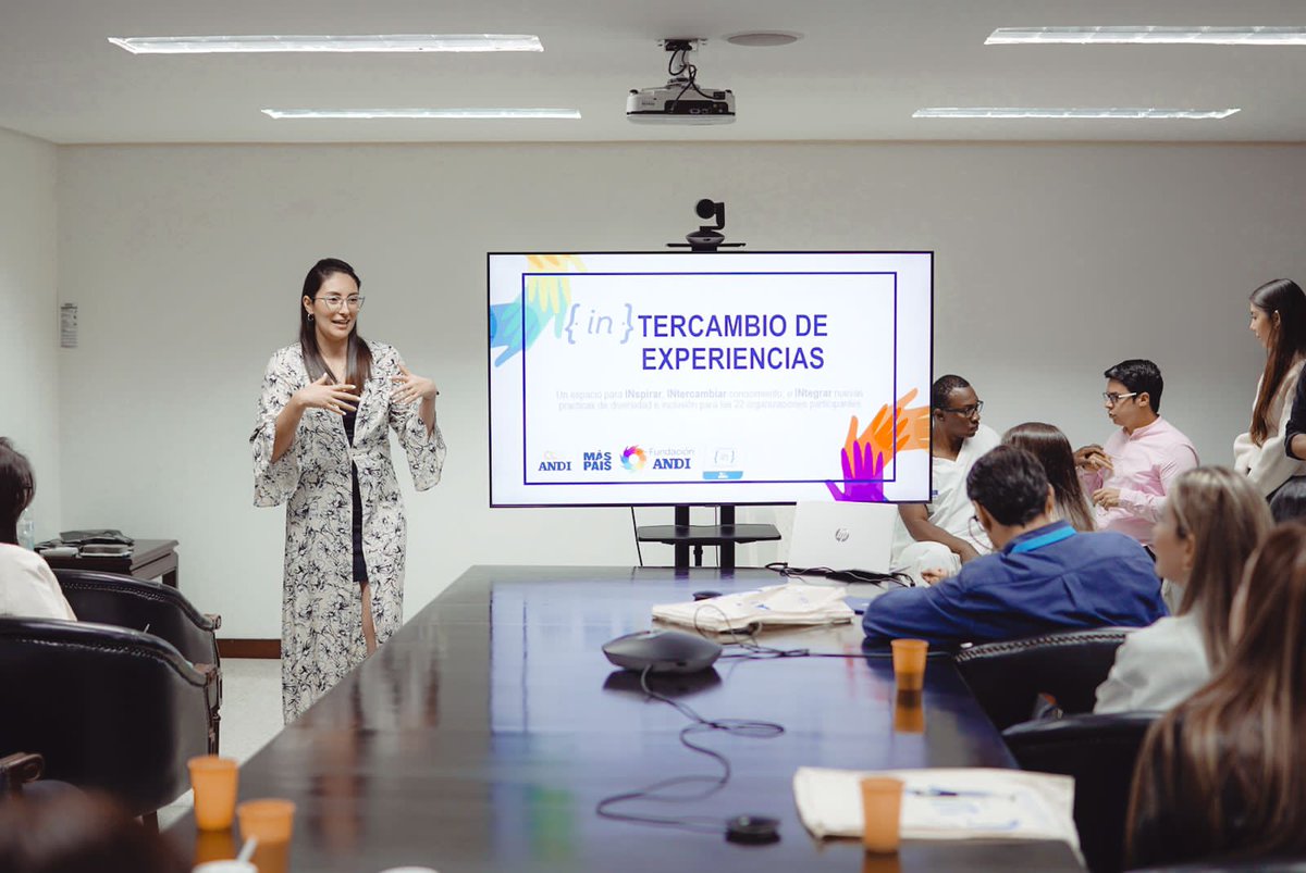 ANDI_Colombia's tweet photo. Las empresas In han entendido que su propósito integra la productividad, la mejora en la calidad de vida de las personas y el cuidado del medio ambiente. En Colombia, el desarrollo de estas dimensiones pasa por la reducción de la inequidad.
#RSEANDI https://t.co/dqzZhv7lfK