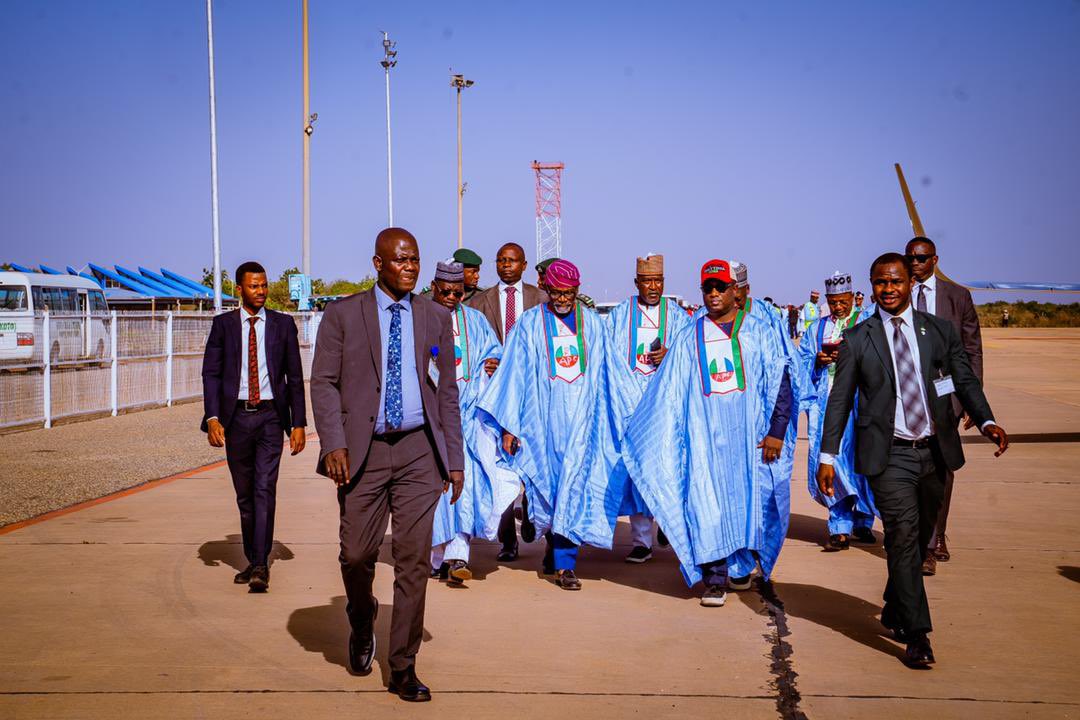IamJimiBenson's tweet photo. The Sokoto State residents were happy to identify with the APC presidential candidate and all other candidates in the state, they all pledged to turn out massively to vote for the APC from top to bottom.
#yourpvcyourpower
#voteAPC https://t.co/0QNRYoYo2M