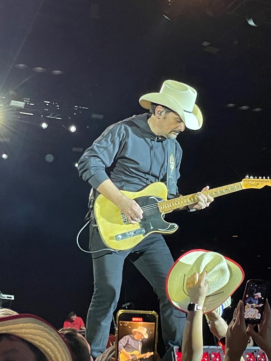 onPeak's tweet image. What a show! @TheNAFEMShow  produced an exceptional event full of food service possibilities at #NAFEM23 in Orlando last week.  Exciting performances and plenty of networking completed the show week! 

 #OCCC #BradPaisley #alwaysonPeak #eventsareback