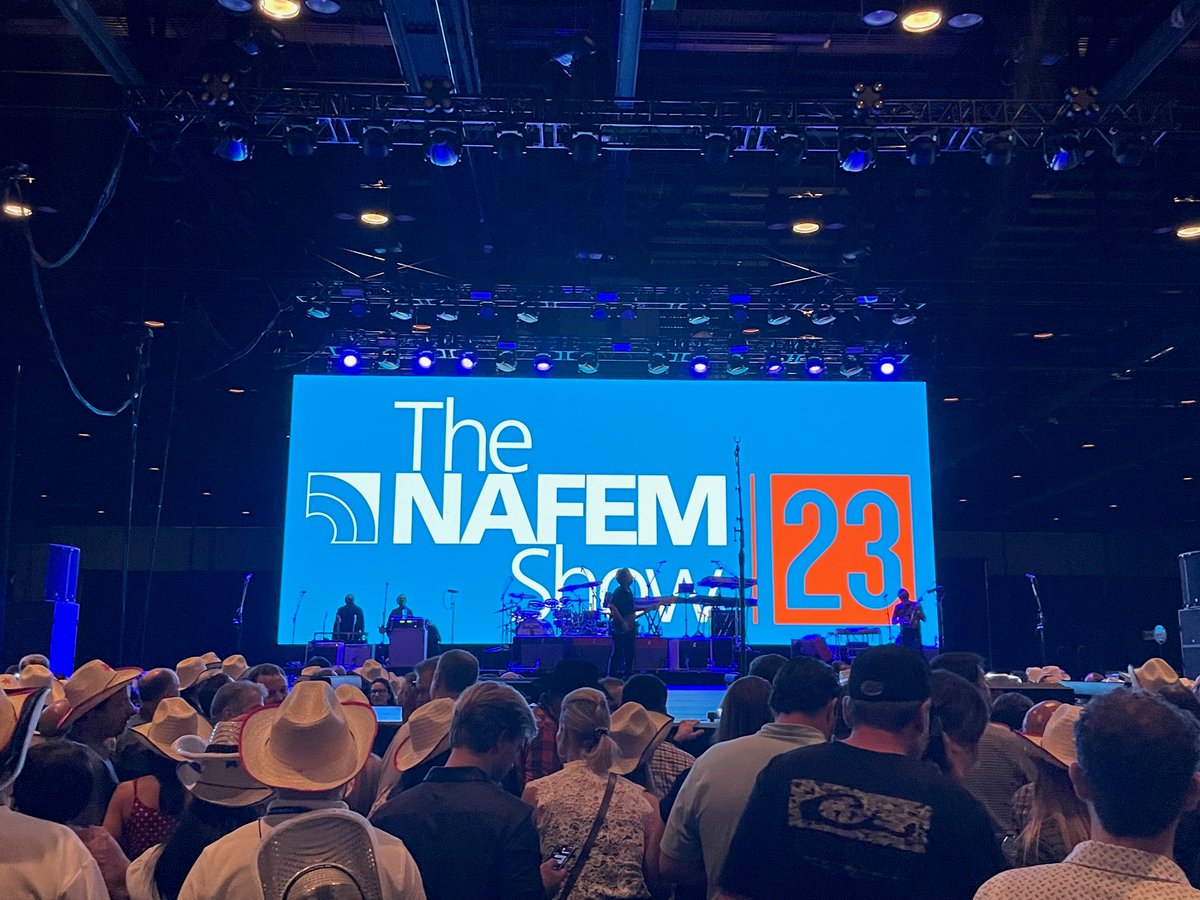 onPeak's tweet image. What a show! @TheNAFEMShow  produced an exceptional event full of food service possibilities at #NAFEM23 in Orlando last week.  Exciting performances and plenty of networking completed the show week! 

 #OCCC #BradPaisley #alwaysonPeak #eventsareback