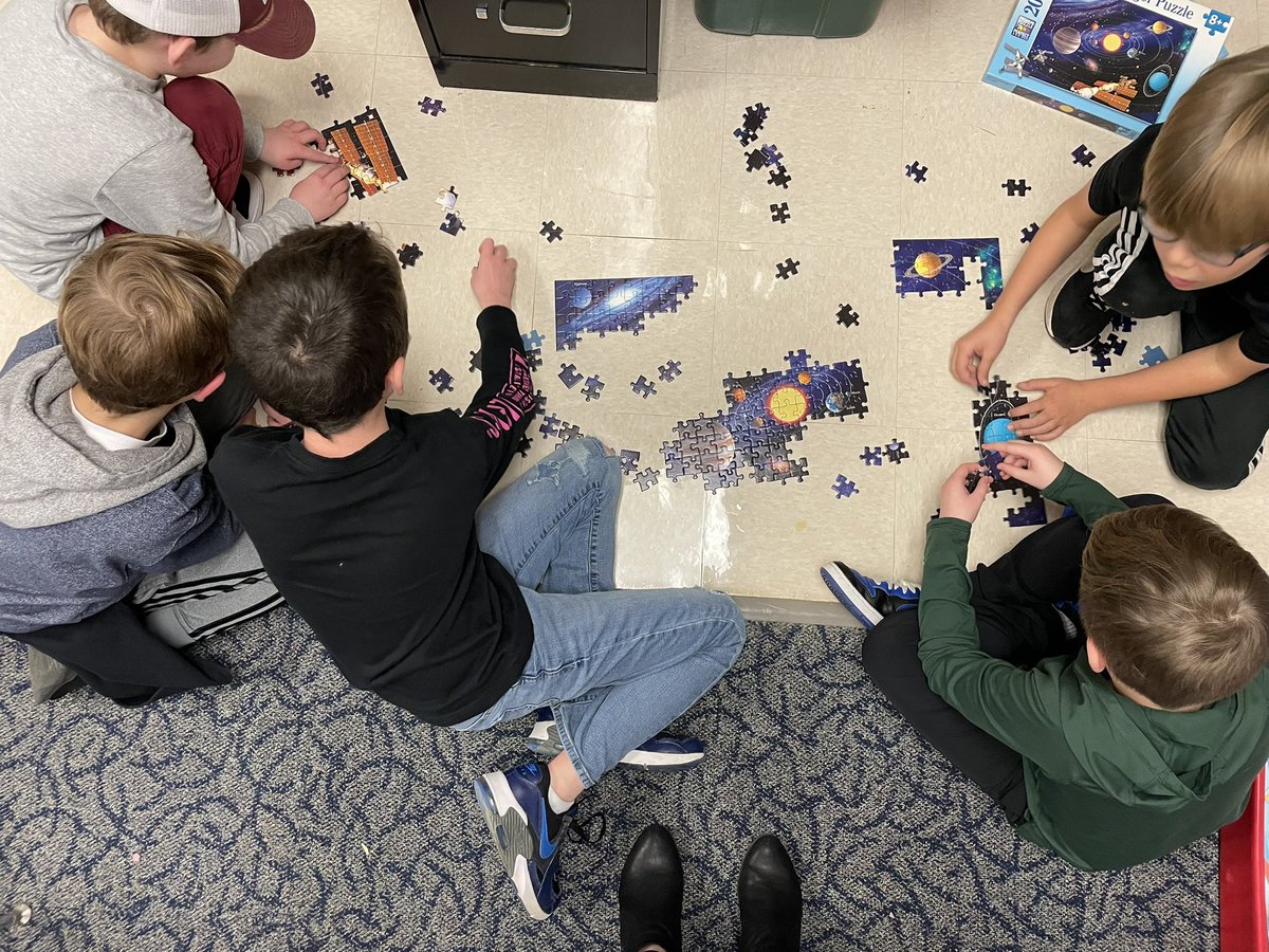 Puzzling is so good for the brain! And 3rd grade Ss talk planets while they think and work! <a href="/JustinJags/">Justin Elementary</a> #nisdgt