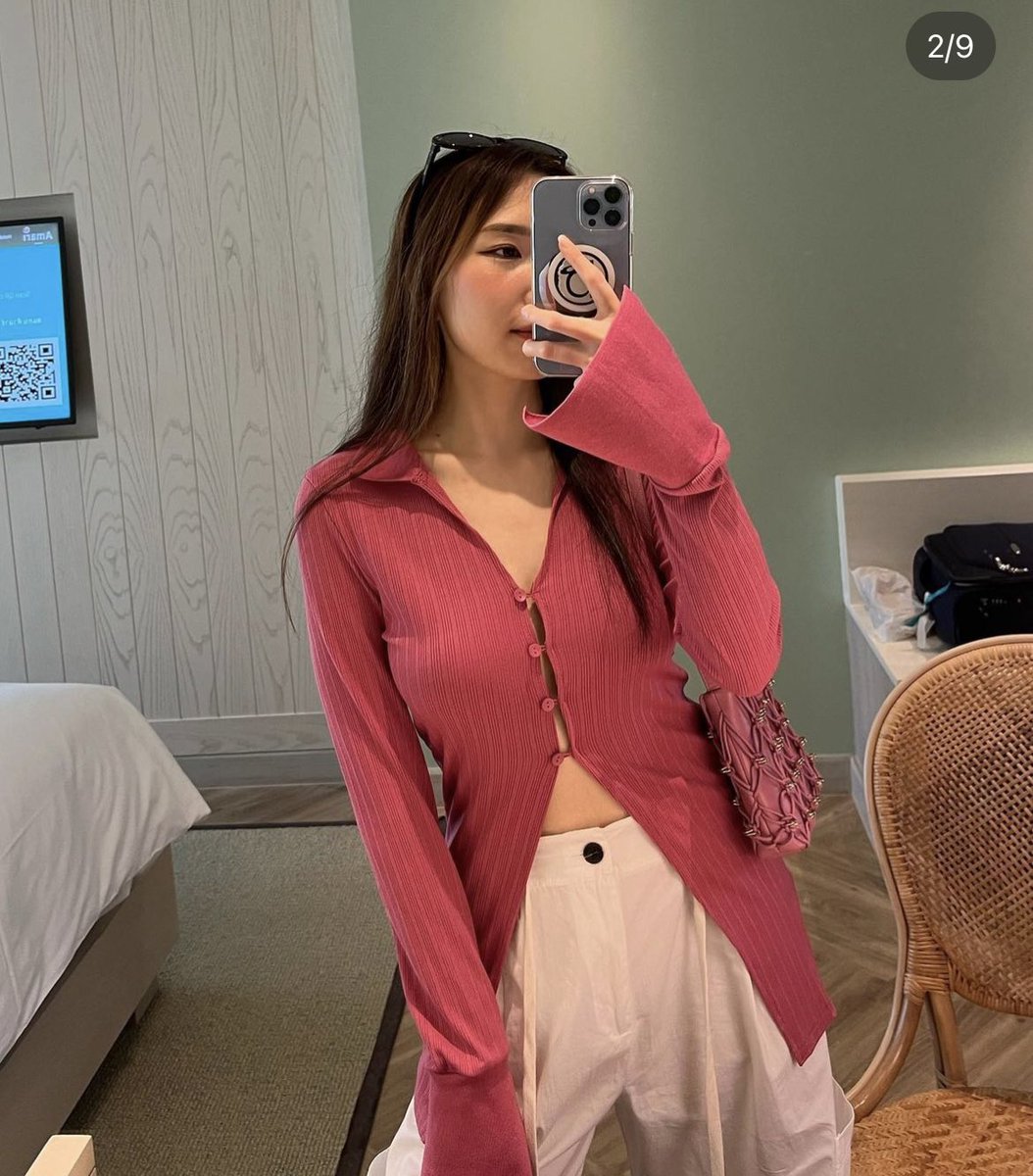 songtor17's tweet photo. ส่งต่อ #uiuistuffs สีชมพู ไซซ์m 250 รวมส่งค่ะ ใส่ไปครั้งเดียววว #gentlewoman #lookbooklookbook #chamniii #highestjump #twohandhii #daddyandthemuscleacademy #daddy_and_themuscleacademy #somethingbenefit #geschwisters #somethingapparels  #ส่งต่อเสื้อผ้า #ส่งต่อเสื้อผ้ามือสองสภาพดี https://t.co/LCNqs7JzR8