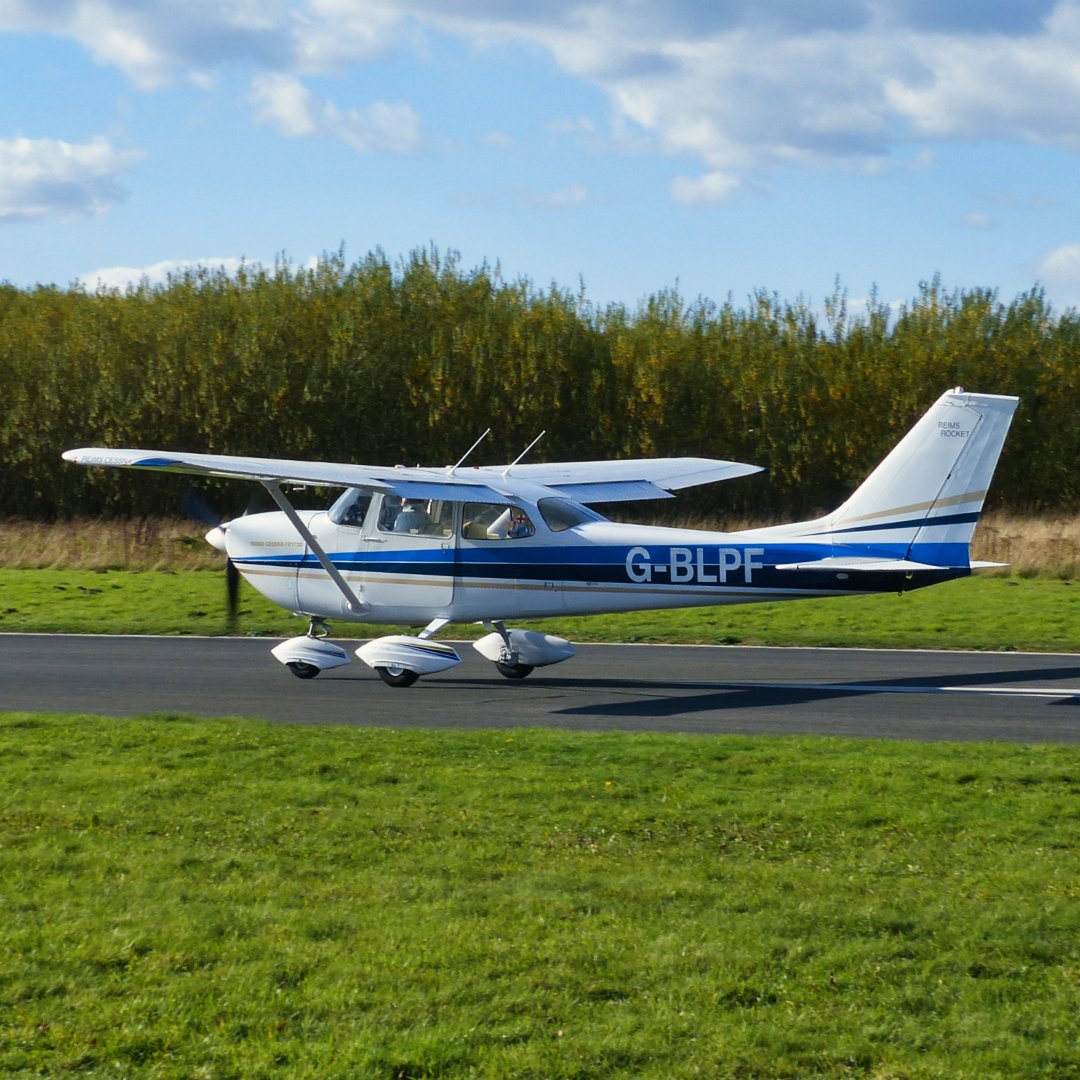 Michaelflying28's tweet photo. Reims-Cessna FR.172 G Rocket G-BLPF departing Sandtoft Airfield for Fenland Airfield 8.10.22.
#textronaviation #cessna #reimscessna #reimsaviation #cessnalovers #cessnaaircraft #cessnaaircraftcompany #cessnapilot #flycessna #cessna172 #c172 #f172 #cessna172skyhawk #cessnaskyhawk https://t.co/dyyfJRQDpK