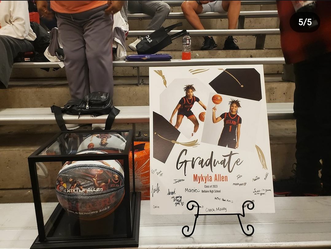 Way to leave it on the court for Senior Night. Love you <a href="/ErinLove_2023/">Erin Love</a>