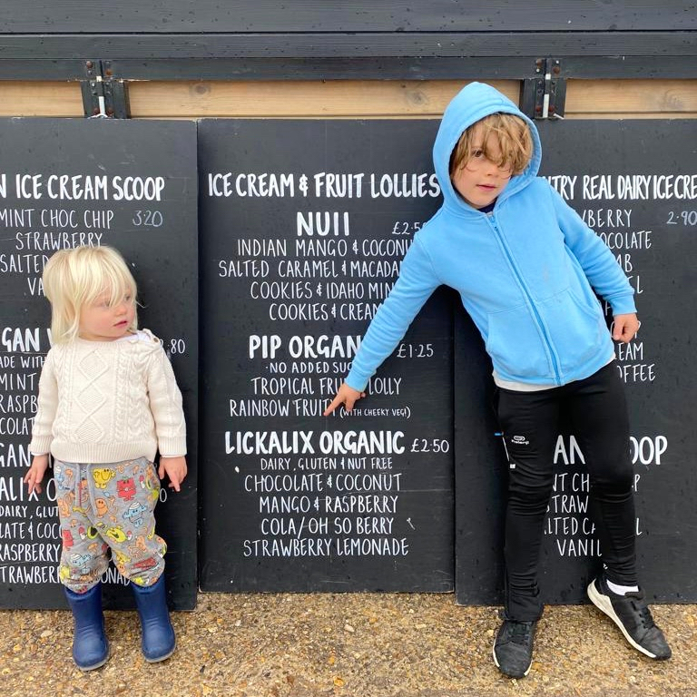 LICKALIX tweet media