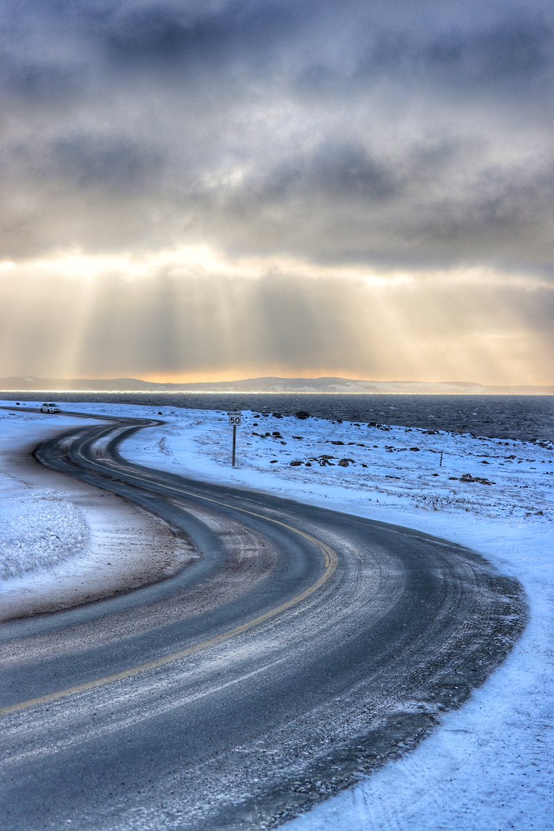 GrayMarker99's tweet photo. What a view on my drive home this afternoon from Cape Bonavista! Beautiful.
#ShareYourWeather #NLwx https://t.co/Tj6hsRWC3T