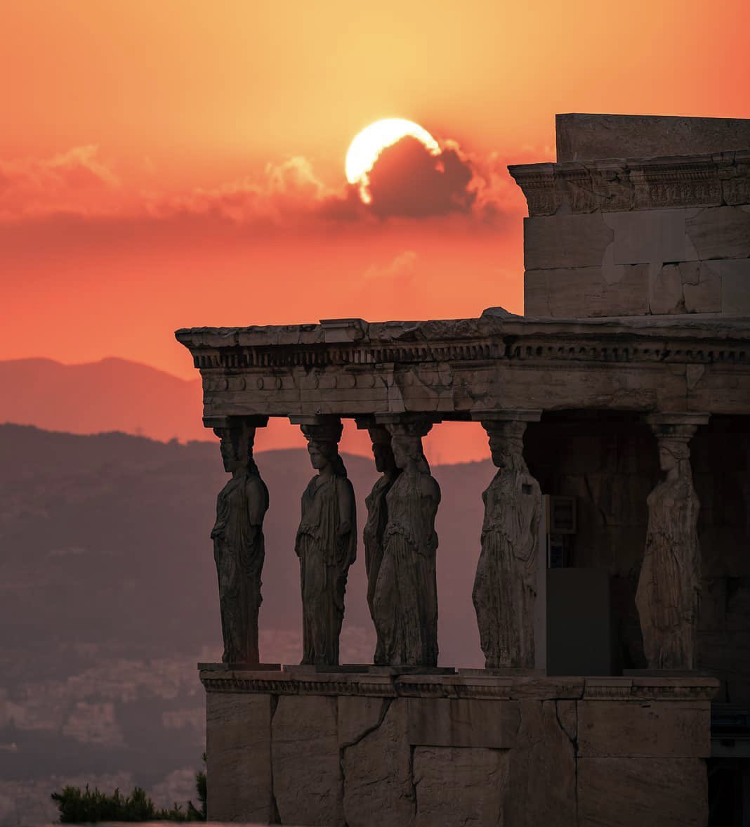 Atardecer…#BuenasNochesATodos 🌹 #Acrópolis #Erecteion #Atenas (Foto©️Gavriil Papadiotis)