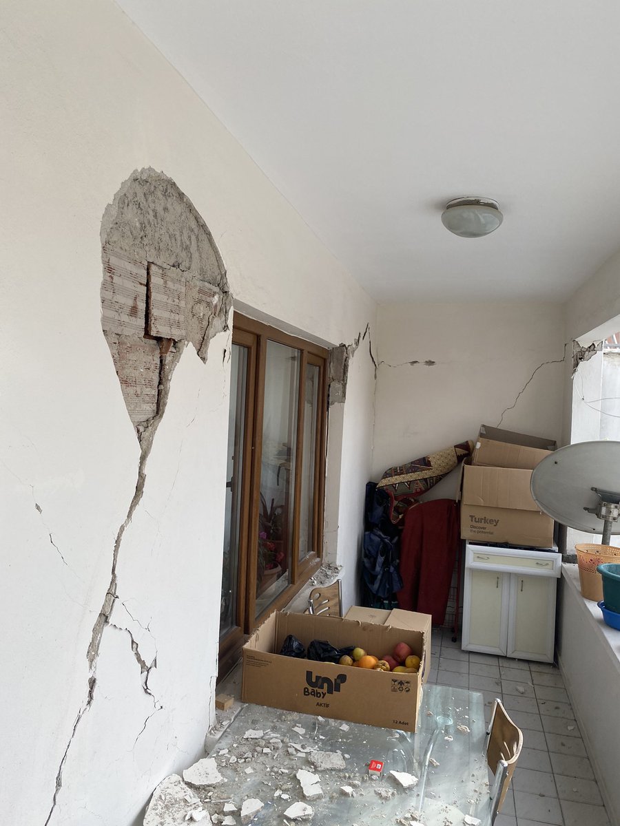 TomSmithT3K's tweet photo. @HendoRelish This bottle of Henderson’s Relish made it to Eastern Turkey 2 weeks ago. All alone, it survived multiple Earthquakes. Today we completed operation Hendo’s and rescued it from the wrecked apartment we evacuated. #Sheffield #MissionHendos #Luckytobealive #Hendersons https://t.co/HHnltxzUa9