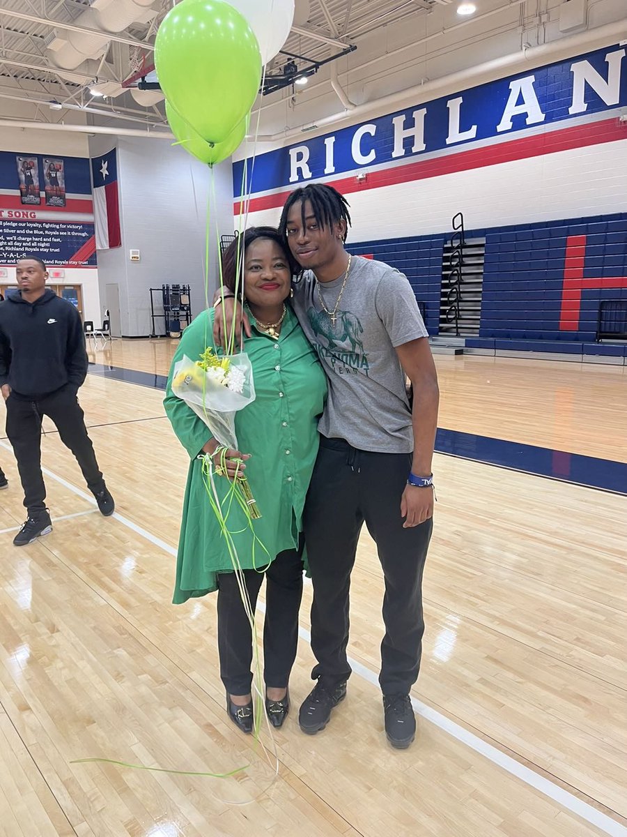 Richland Royals Football tweet media