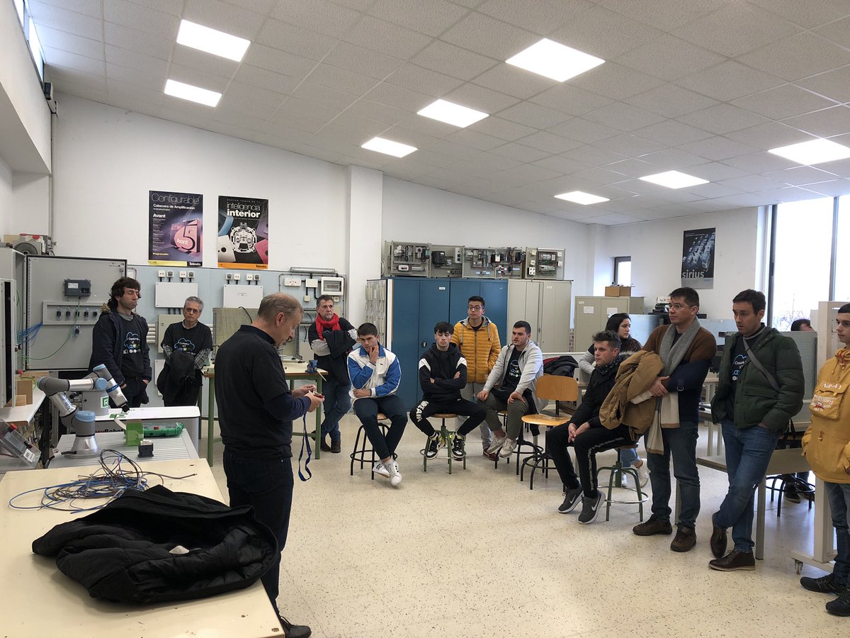 IES Profesor Domínguez Ortiz tweet media