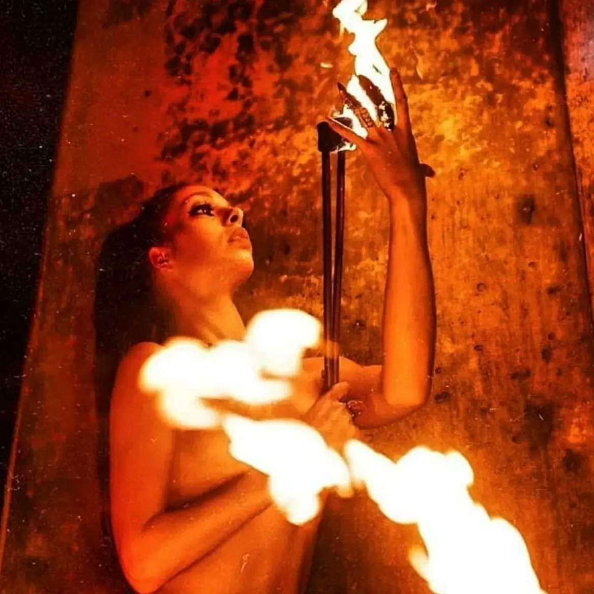 SinxxSis's tweet photo. WELCOME SISTER KOBRA 🐍 🔥

SINNERS, give a proper welcome to our newest member to this tribe of seductive sinning women.
This FIRE QUEEN, will be performing at some of our upcoming shows. 
See you there 😈
#sinisterxsisters  #HogwartLegacy #NintendoDirect #thursdayvibes https://t.co/Quyu3OKcOI