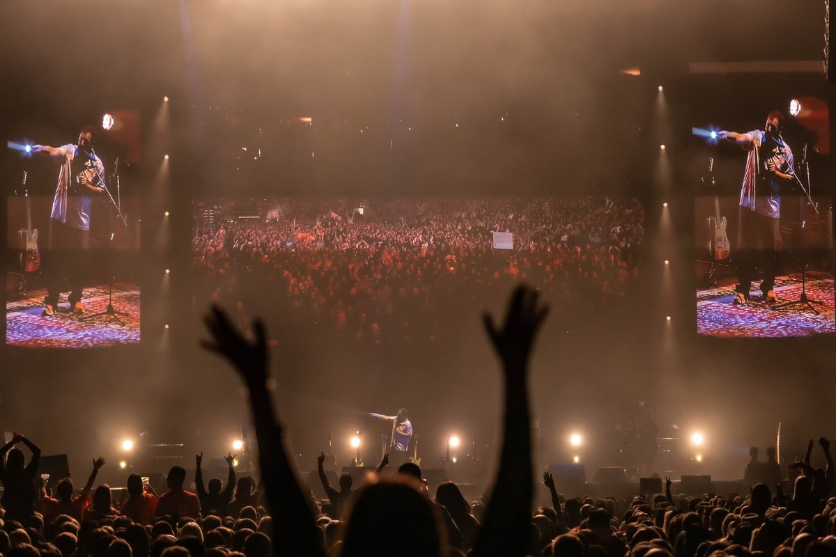 I’ve had many great nights In Pittsburgh! But Wednesday night was the best of them all! Loved hanging out with you guys! And appreciate you all coming out! <a href="/PPGPaintsArena/">PPG Paints Arena</a>
