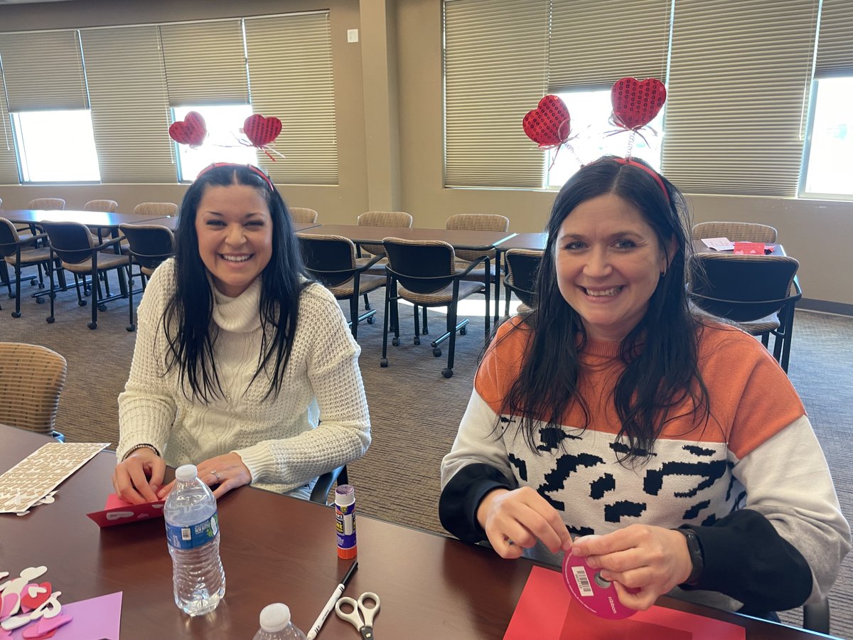 CassCountyElec's tweet photo. CCEC employees felt 'watts' of love today making valentines for the patients of Hospice of the Red River Valley for Giving Hearts Day!!

Employees who donated to charities of their choice today received up to $50 matched by CCEC. #Community #GivingHeartsDay2023 https://t.co/Ulbx7ANUjm