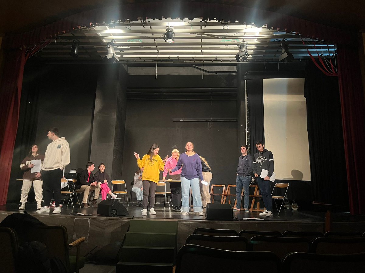 Teatro Mendel 🎭

🎭 El grupo Sin Telón representará "13 hombres sin piedad" los días 29 y 30 de marzo. Dirigida por <a href="/Angelvego/">Ángel Velasco</a> 

🎭 El grupo Povedel nos traerá "Bodas de sangre" los días 16 y 17 de abril. Dirigida por <a href="/La_Conocida/">LA CONOCIDA</a> 

¡Con muchas ganas de disfrutarlas! 🤩