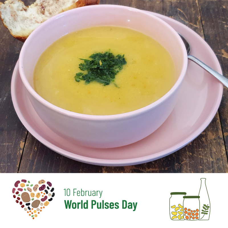 Village_Foods's tweet photo. We have heaps of great bean and lentil recipes on our website to help you celebrate ‘World Pulses Day’
Lemony Lentil Soup and ‘Anytime’ Dahl are two of our favourites, but there’s also Hummus and Spicy Roasted Chickpeas and a killer Baked Beans recipe.
#worldpulsesday #lovepulses https://t.co/SIszKS4mZr