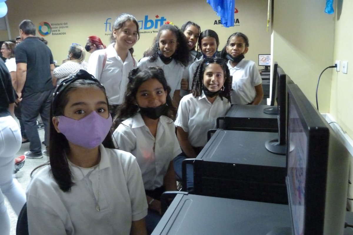 pedrogordon2121's tweet photo. #9Feb| 🇻🇪 📢 Entérate ▶️ En el Marco de los 22 Aniversarios de @Fundabit_  Se inaugura el #Cbit Maestra Sofía de Hurtado en el Municipio #MBI del Edo. #Aragua 
¡Ciencia y Tecnologia para el bienestar de la Patria! 
#IVIC64Años #Fundabit 
#22AñosDeRevoluciónTecnológica https://t.co/doDLQzNMEg