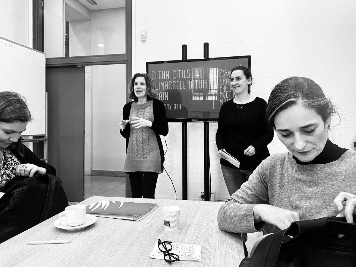 FundacionZCC's tweet photo. Hoy hemos estado en @iLABMadrid participando en la sesión de cocreación que han organizado @ClimateKICspain y @La_UPM en el marco del programa de #emprendimiento #CleancitiesClimAccelerator y que ha contado además con la intervención de Elena Pita de @FBiodiversidad.
#Seguimos https://t.co/YuU2fgRZZn