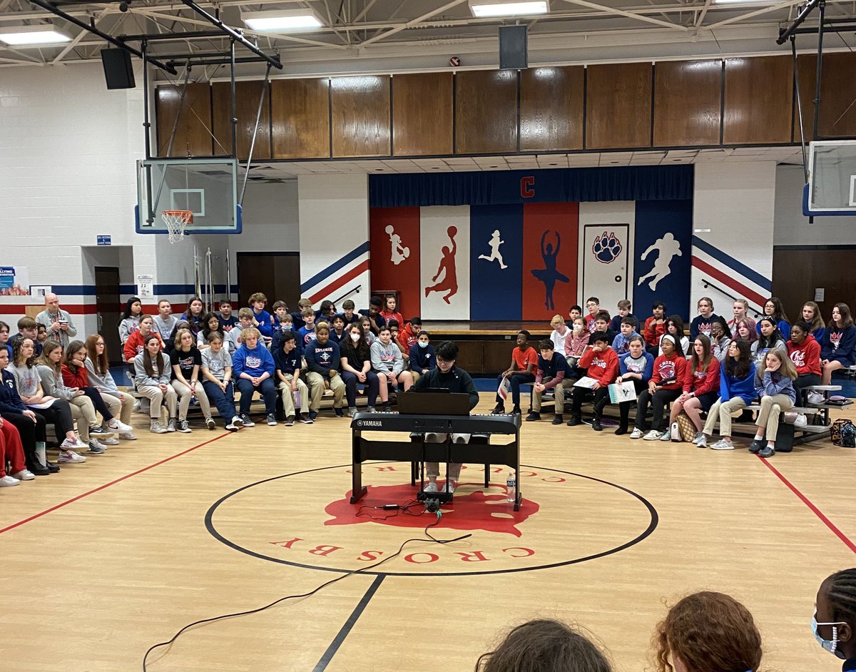 clryan25's tweet photo. Amazing opportunities @CrosbyMiddle the past two days for our students to experience awesome performances! 
Crosby Alumni 🎻
Avery Gagliano 🎹 

#AllInAllTheTime #MiddleLeads https://t.co/f2xXw2MyEj