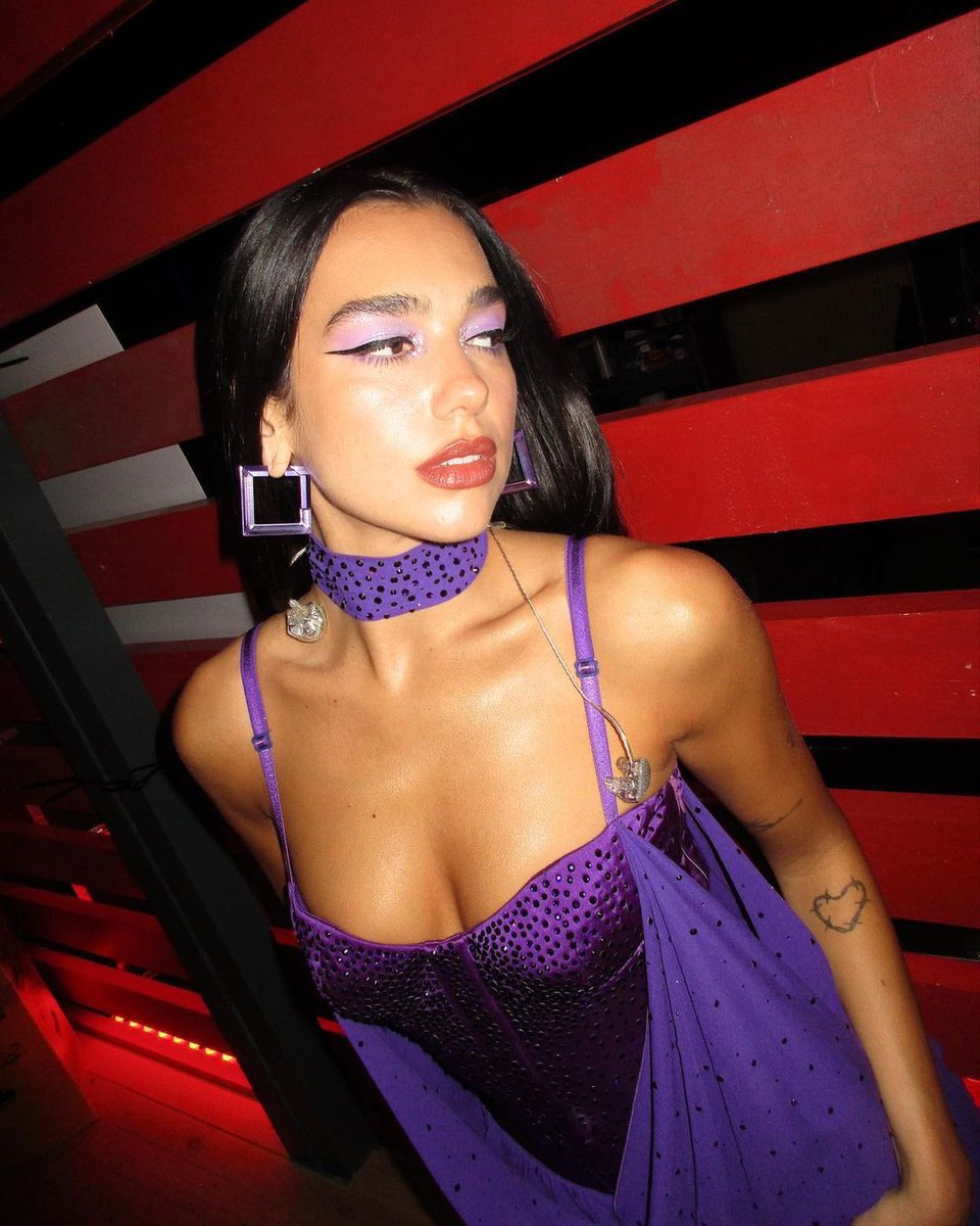 duasfacts's tweet photo. dua lipa is a heavenly mesmerized 

I'm voting for #ElizabethMiranda for #FaveTourPhotographer at the #iHeartAwards https://t.co/GHSrm6bmNN