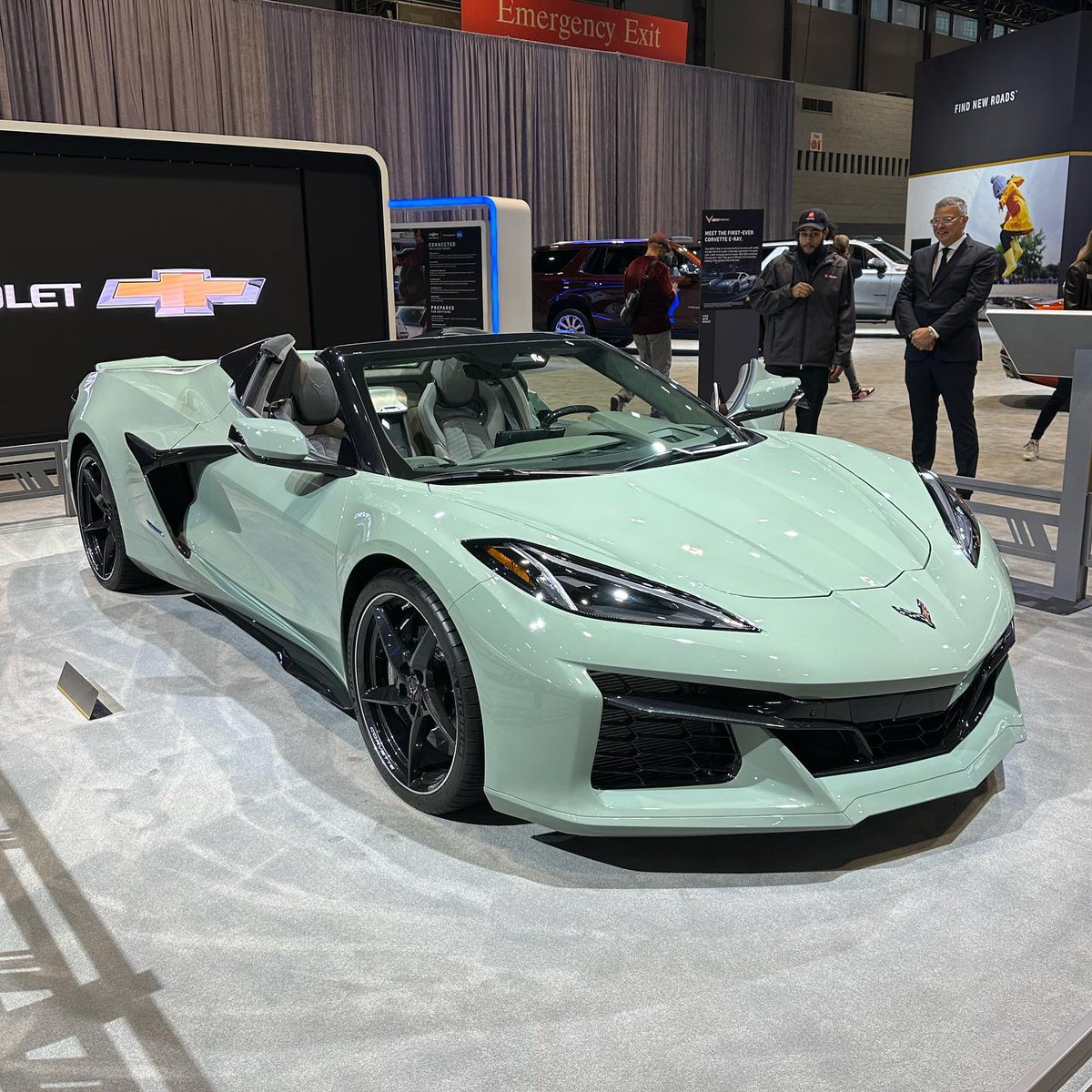 The #C8Corvette made history as the first-ever mid-engine Corvette in existence and now chevrolet is looking to shock you again with the first-ever #CorvetteHybrid! This is the 2024 #CorvetteERay and it’s also the first AWD #Corvette in existence. It pairs the 6.2L V8 making 495