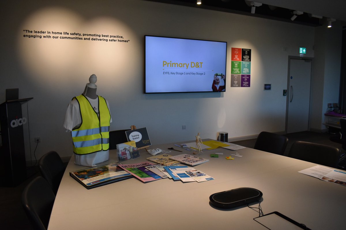 theSTEMworkshop's tweet photo. What an absolute pleasure it was today running a #teachertraining day for #primary #DT leads across #Shropshire which was held at @Aico_Limited Aico what a #superb venue and well done to the team at Aico for supporting this and reaching out to #support their local community 🙌🏻 https://t.co/aJfoqLyDr0