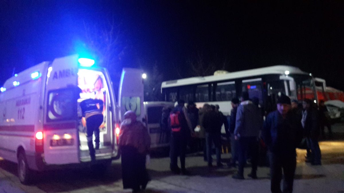 Yaşadığımız büyük felaketin yaraları sarılırken İSAHED devletimizin ve milletimizin yanında.
Depremde hayatlarını kaybeden vatandaşlarımıza Allahtan rahmet, yaralılarımıza acil şifalar diliyoruz.   #depremsondakika