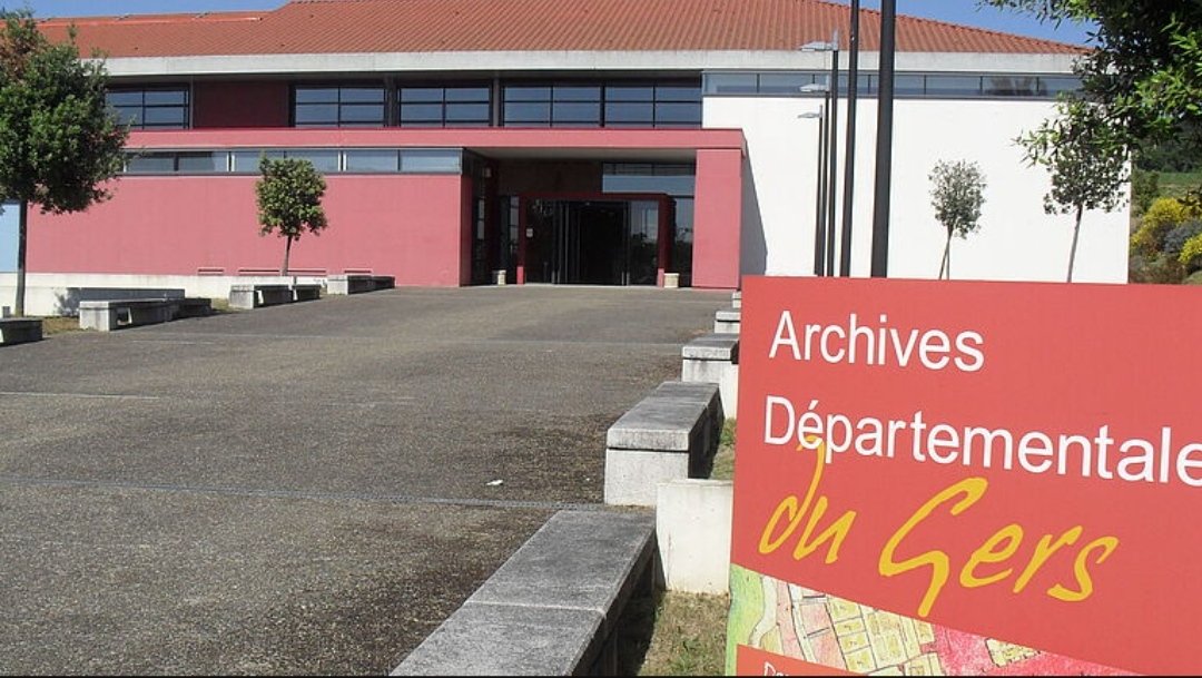DjouriHedia's tweet photo. Sortie pédagogique riche en émotions aux @archives_gers avec les 4° du College Vasconie ! Au programme👉3 ateliers : Propagande en tant de guerre🗞️, visite des archives🗂️, Murder Party du @QuaiDesSavoirs📱#EMI #Fakenews  #Cyberharcelement #Espritcritique @canope_32 @LeGers32 https://t.co/Jzs2Na59S8