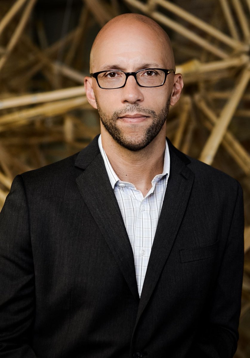 Warfield_UT's tweet photo. 2018-2020: Dr. Minkah Makalani @minkmak, Director of the Warfield Center for African and African American Studies
Today, Dr. Makalani is Director of the @JohnsHopkins Center for Africana Studies @jhuafricana and @JHU_History Associate Professor.
#WarfieldWeek 🤘🏾🧡 https://t.co/gX70hqc10c