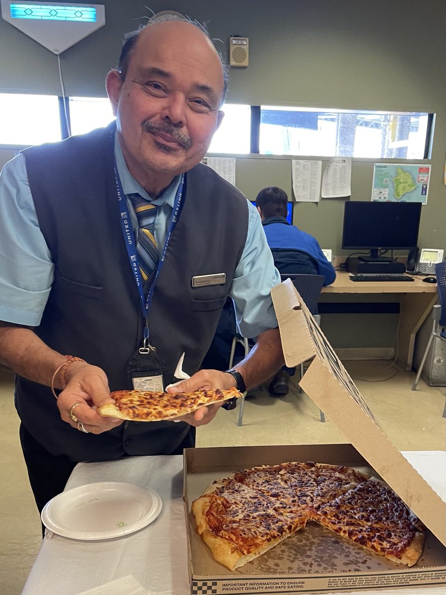 TEAMSJCUA's tweet photo. National Pizza Day in SJC #TEAMSJC ⁦@weareunited⁩ ⁦@650reppa⁩ ⁦@GBieloszabski⁩ https://t.co/CKPzHtK1ql