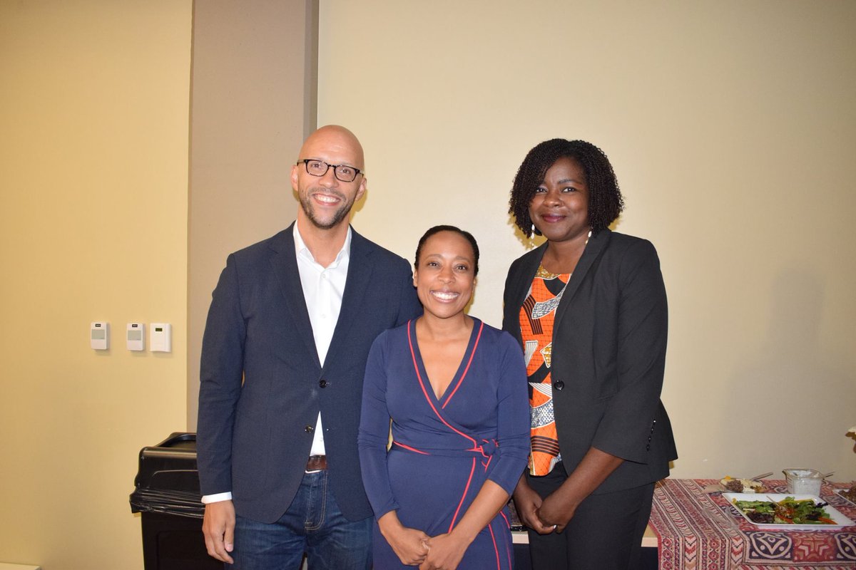 Warfield_UT's tweet photo. 2018-2020: Dr. Minkah Makalani @minkmak, Director of the Warfield Center for African and African American Studies
Today, Dr. Makalani is Director of the @JohnsHopkins Center for Africana Studies @jhuafricana and @JHU_History Associate Professor.
#WarfieldWeek 🤘🏾🧡 https://t.co/gX70hqc10c