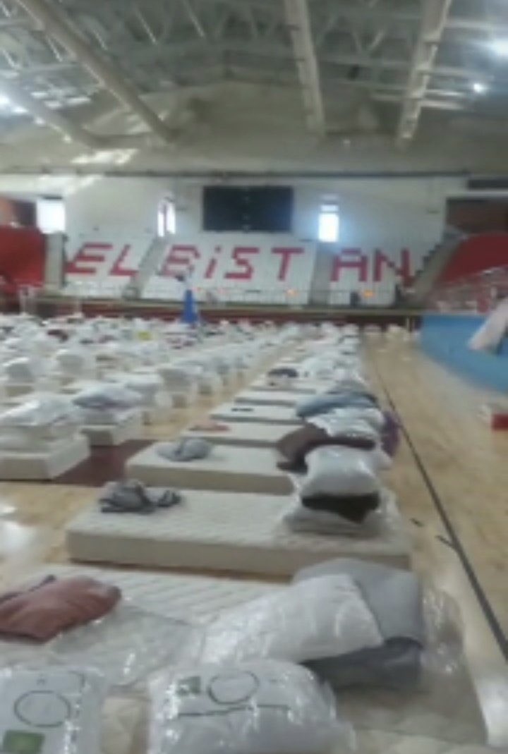 AliYuce1905's tweet photo. Elbistan Kapalı Spor Salonu, çocuklu aileler ve ihtiyaç sahibi herkes için halen kontenjan var. https://t.co/Ophz8gBEFC