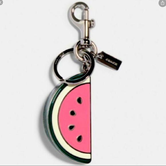 kpins65's tweet photo. So good I had to share! Check out all the items I'm loving on @Poshmarkapp #poshmark #fashion #style #shopmycloset #coach #peterkaiser: https://t.co/pqVADNBuCv https://t.co/GH6Rn3XnnW