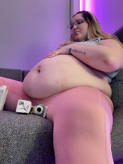 Watch Laura fatty's leaked NSFW photo on TwXstars