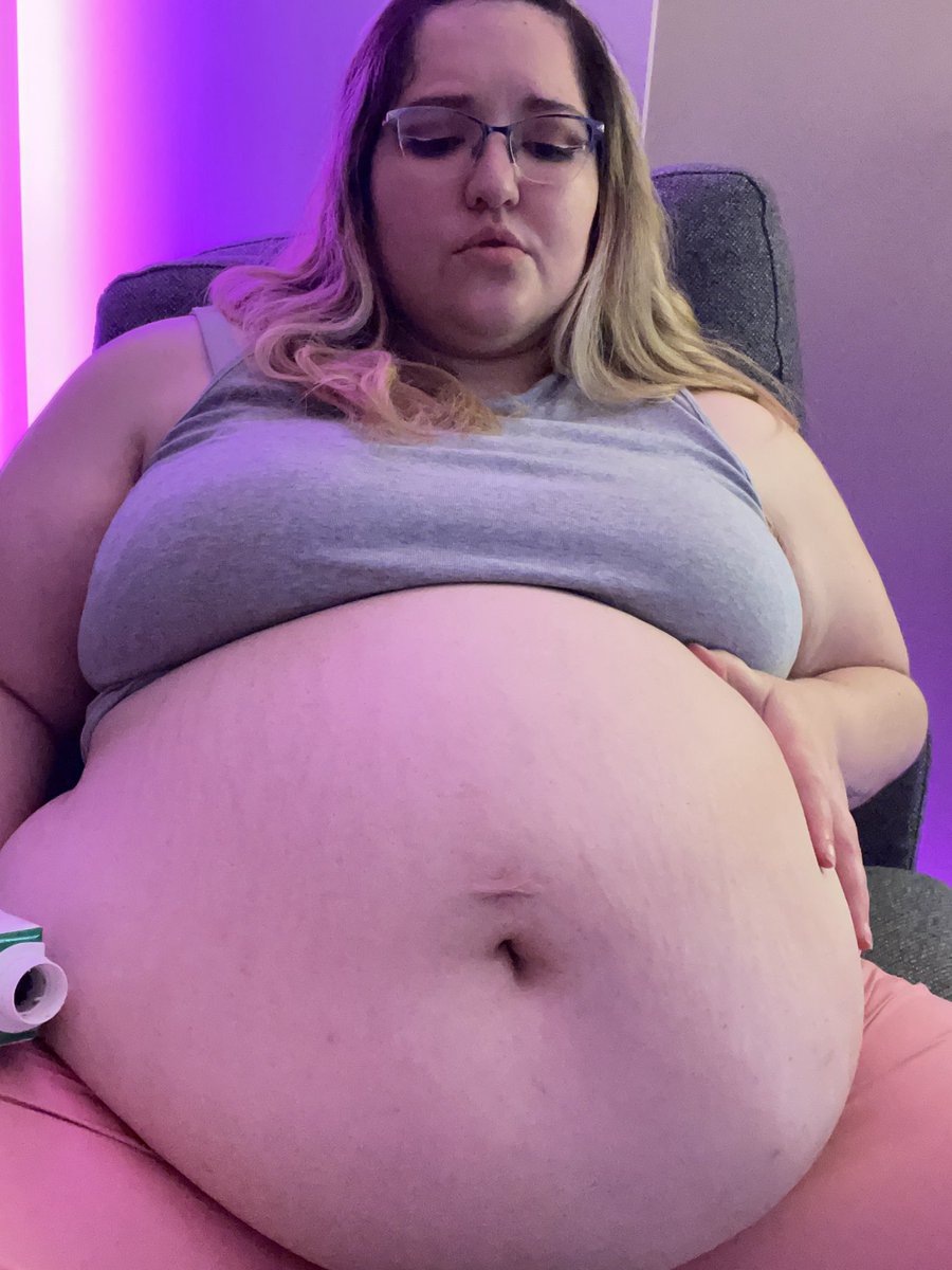 Laura fatty on Twitter: "Last night was 🔥 deli 🔥 My feeder stuff my big belly with a six of