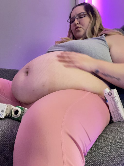 Watch Laura fatty's leaked NSFW photo on TwXstars