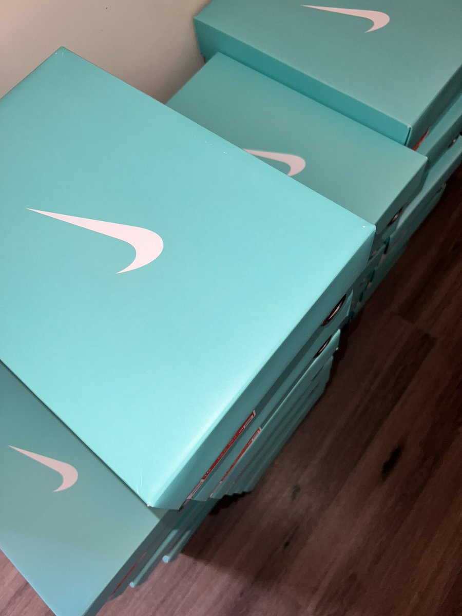 HORHEAD_Sales's tweet photo. This Tiffany color really pops 😳
#YourPlugsPlug https://t.co/khZVrNhgDq
