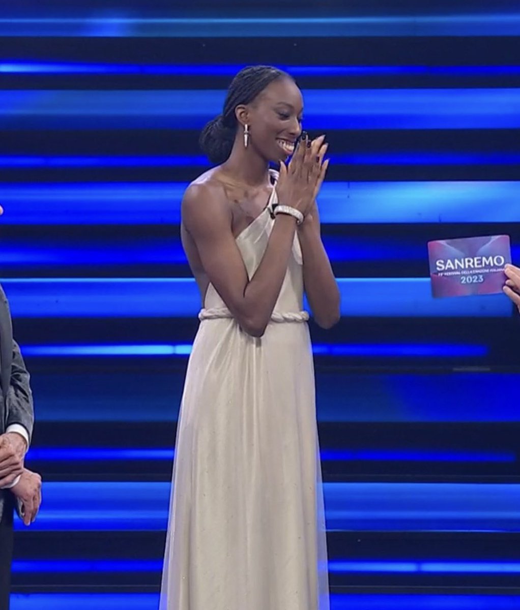 llyfrausandrain's tweet photo. paola egonu ha detto sai che c'è adesso quasi quasi scendo dall'olimpo e mi faccio un giorno all'ariston #Sanremo2023 https://t.co/YWX36RGLxa