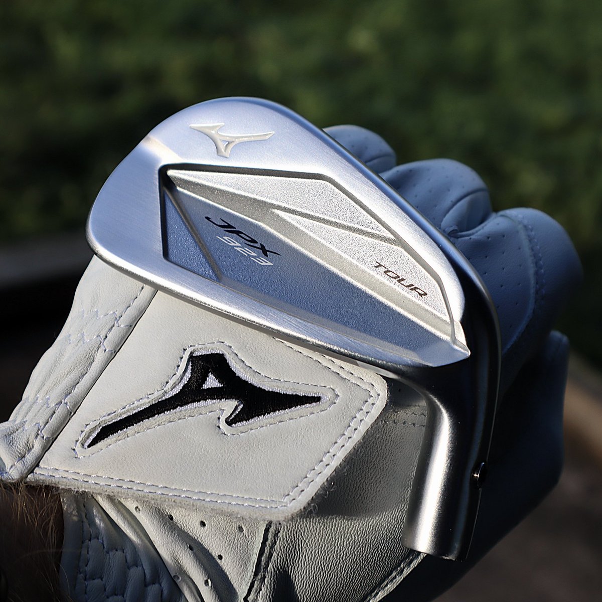 MizunoGolfNA's tweet photo. The #JPX923 family is finally complete. The new Tour and Forged models are available in store today https://t.co/Yl6PaksGp8 #EngineeredForCustom #NothingfeelslikeaMizuno https://t.co/03twxw66OR