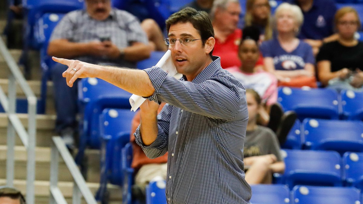 UTAMavsVB's tweet photo. Six years ago this month, @CoachJTWenger arrived on campus as our head coach. We've enjoyed the ride and look forward to a very successful future! 

#BuckEm 🐎 https://t.co/evnUcfbpXJ