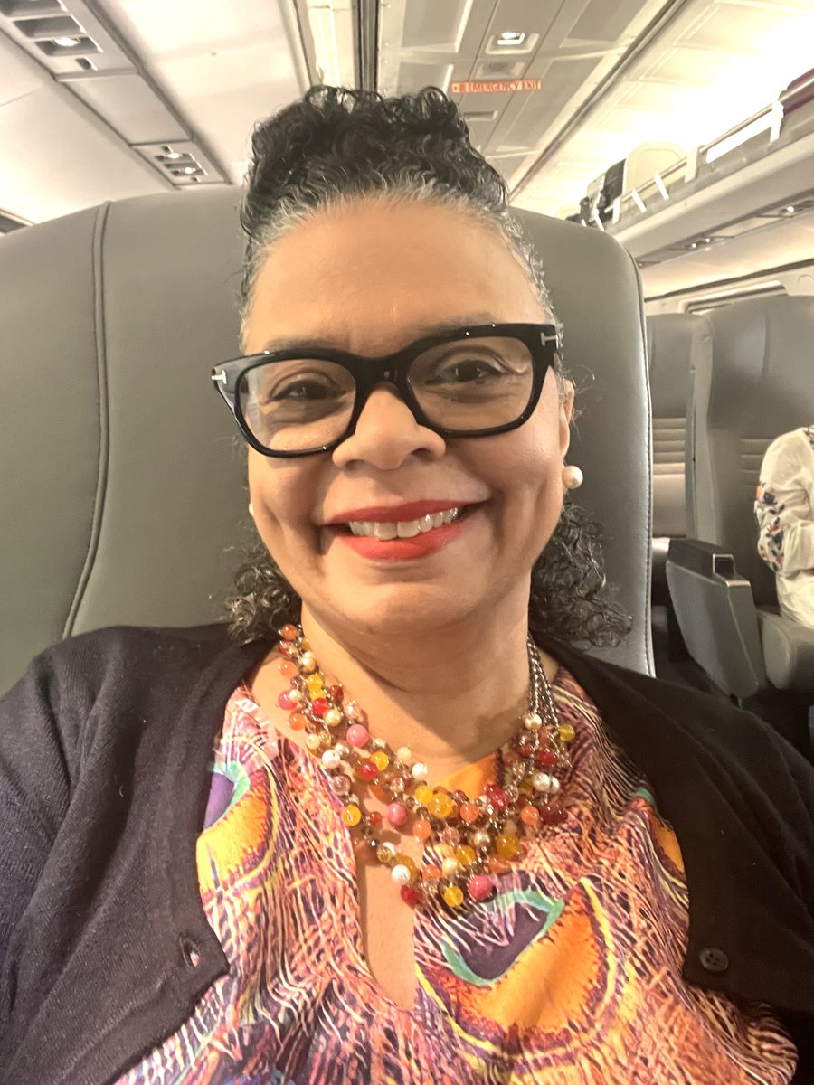 LPTWomen's tweet photo. Meet the Awardees of the Theatre Women Awards (TWA) Pt 1!
Congrats @Twinbizness who is being awarded the LPTW Special Award, given to a woman who has demonstrated extraordinary service to the LPTW or theatre community @ large.
#lptwoman #lptwmember #theatrewomenawards #TWA https://t.co/cexyz7YNtk
