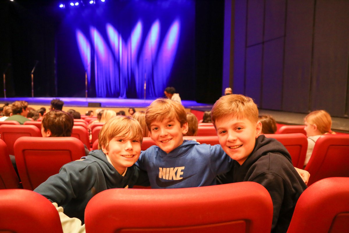 HardingAcademy's tweet photo. Harding fifth through eighth graders enjoyed @theFiskJubilee beautiful performance at @tpac ! #hardingmoments #hardinghawks https://t.co/Few6hUpto0