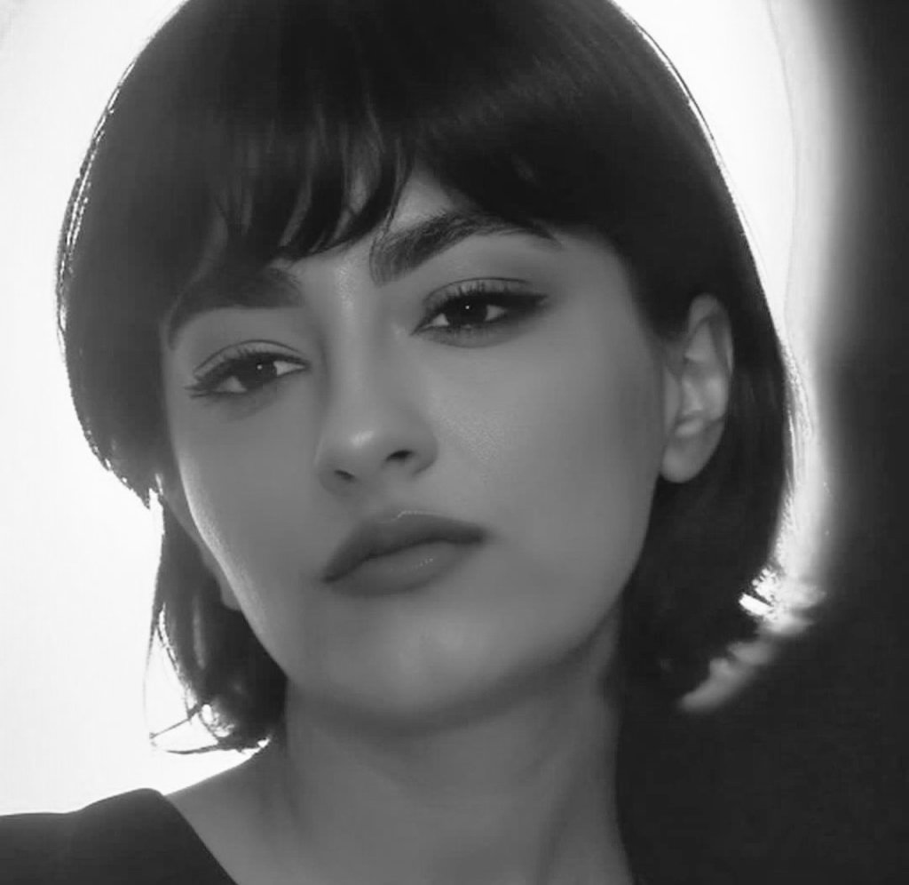 موژی tweet media